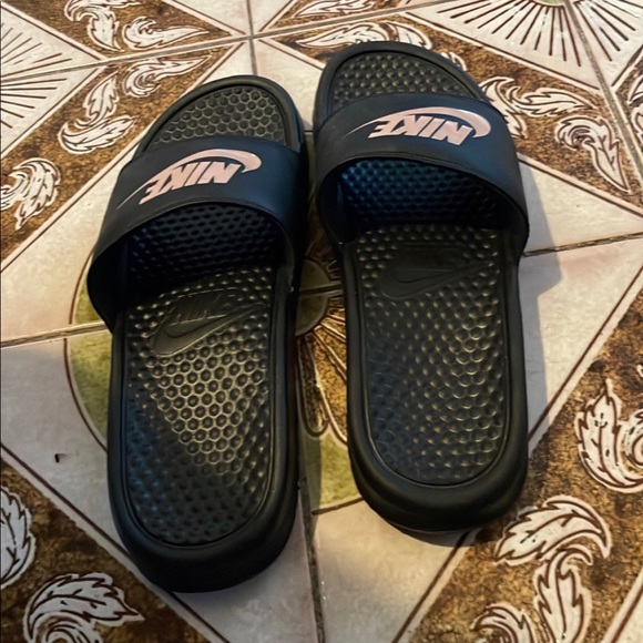 Womens Nike Slides - Picture 2 of 5